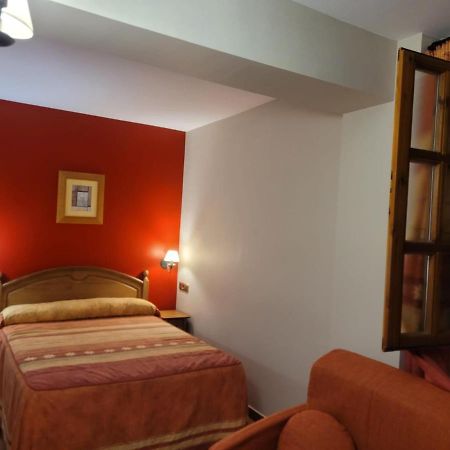Apartamentos Casa Espanol Broto Exteriör bild