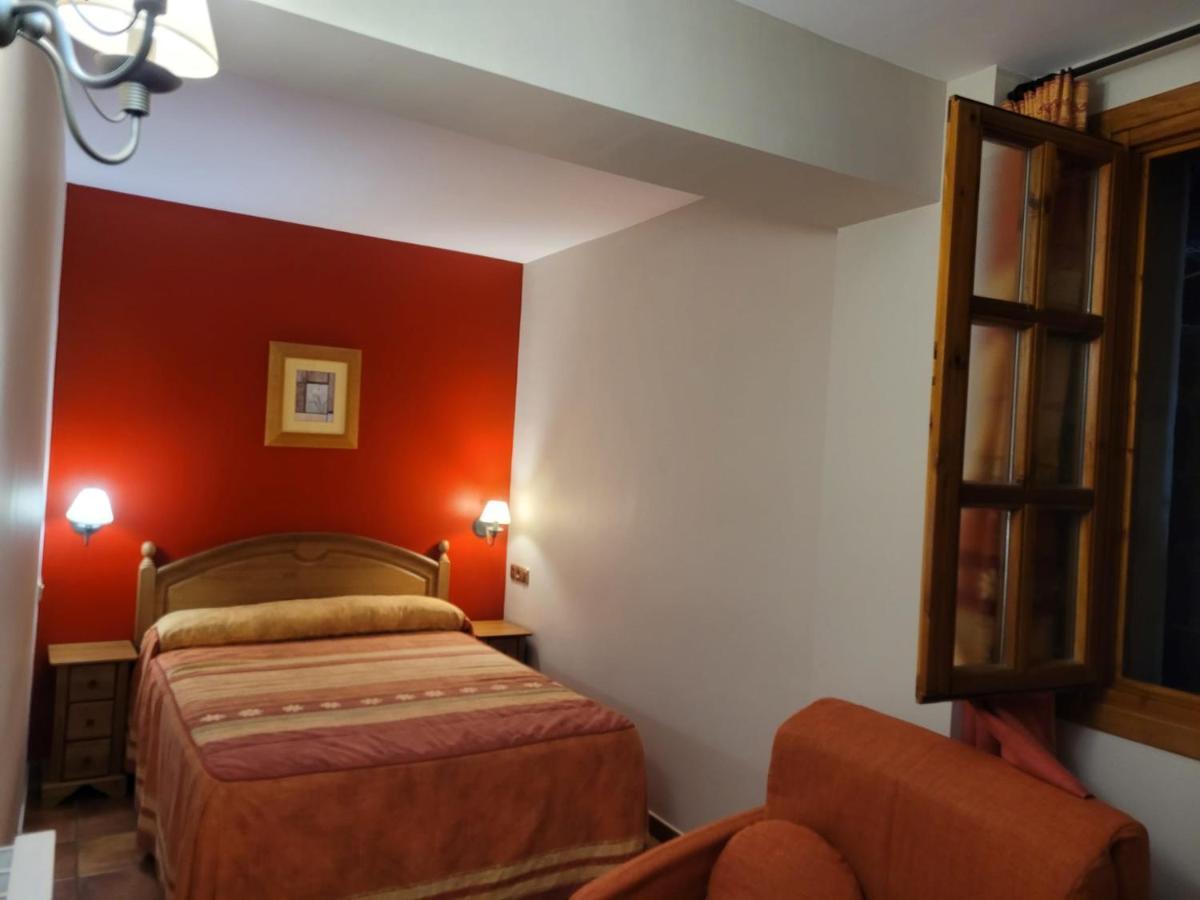 Apartamentos Casa Espanol Broto Exteriör bild